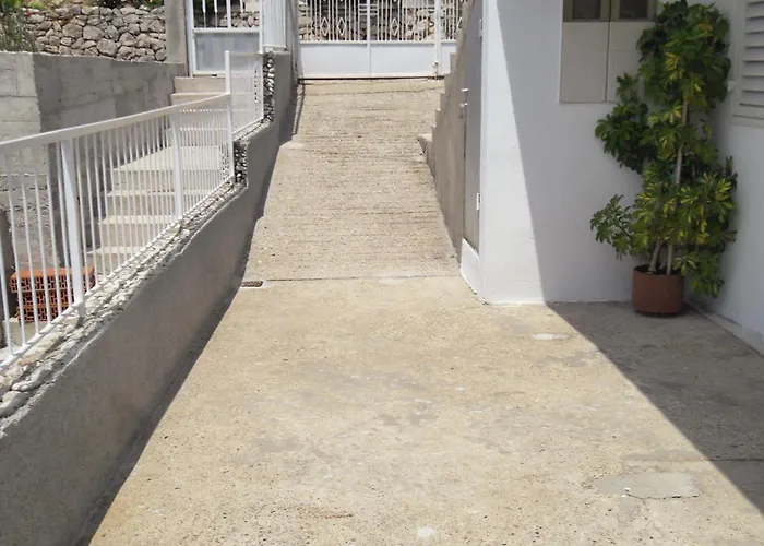And By The Sea Zaostrog, Makarska - 2662 Pensionat